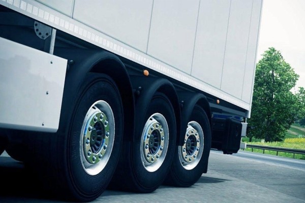 В Германии белорус на фуре из-за судорог повредил четыре машины В Германии белорус на фуре из-за судорог повредил четыре машины