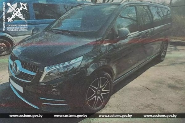 Четыре люксовых автомобиля по заниженной стоимости везли в Беларусь из Польши Четыре люксовых автомобиля по заниженной стоимости везли в Беларусь из Польши