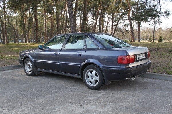 19-летний студент за год проехал более 40 000 км на отцовской Audi 80. А затем купил себе такую же! 19-летний студент за год проехал более 40 000 км на отцовской Audi 80. А затем купил себе такую же!