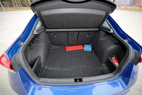 «За эти деньги не продашь!» Сколько за Skoda Rapid 2020 г. в. предложили перекупы и сколько — дилеры?