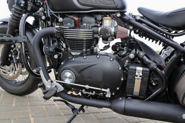 «В замок зажигания впихнули ключ от шкафа». Белорус про Triumph Bonneville Bobber из Америки «В замок зажигания впихнули ключ от шкафа». Белорус про Triumph Bonneville Bobber из Америки