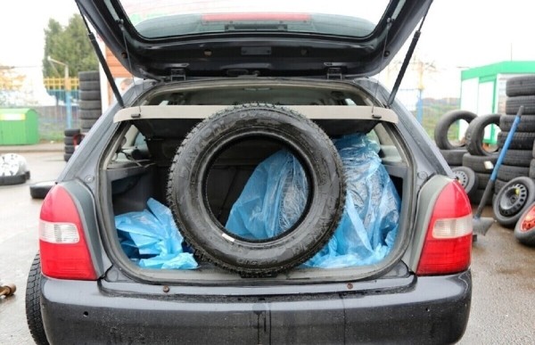 Белорусы провозили б/у шины через границу, но утверждали, что это «запаски». Помогло ли в суде? Белорусы провозили б/у шины через границу, но утверждали, что это «запаски». Помогло ли в суде?