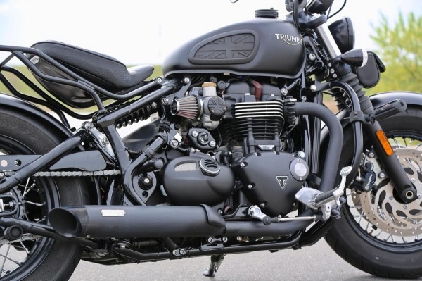 «В замок зажигания впихнули ключ от шкафа». Белорус про Triumph Bonneville Bobber из Америки «В замок зажигания впихнули ключ от шкафа». Белорус про Triumph Bonneville Bobber из Америки