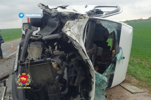 Маршрутка ехала из Бреста в Гродно и столкнулась с трактором. 10 человек в больнице, двое из них — подростки Маршрутка ехала из Бреста в Гродно и столкнулась с трактором. 10 человек в больнице, двое из них — подростки