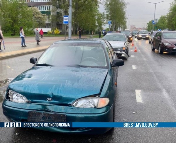 В Бресте произошло ДТП с тремя автомобилями В Бресте произошло ДТП с тремя автомобилями