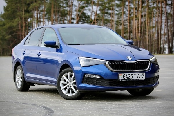 «За эти деньги не продашь!» Сколько за Skoda Rapid 2020 г. в. предложили перекупы и сколько — дилеры?