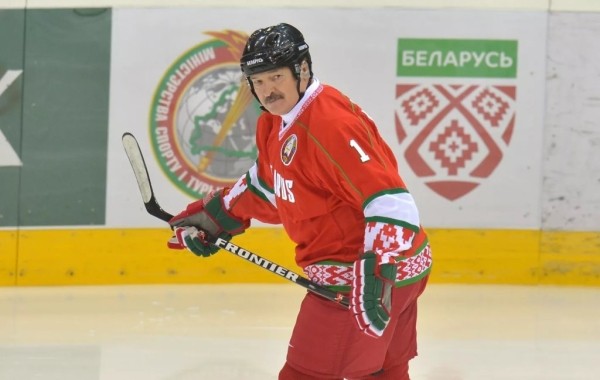 Лукашенко рассказал, за кого будет болеть в финале белорусской хоккейной экстралиги Лукашенко рассказал, за кого будет болеть в финале белорусской хоккейной экстралиги