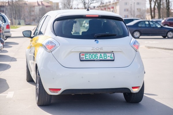 «С одного такси можно заработать 8 000 рублей». Владельцы Renault Zoe рассказали о выгоде «электричек» «С одного такси можно заработать 8 000 рублей». Владельцы Renault Zoe рассказали о выгоде «электричек»