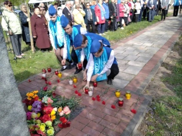 В Бресте почтили память узников концлагерей В Бресте почтили память узников концлагерей