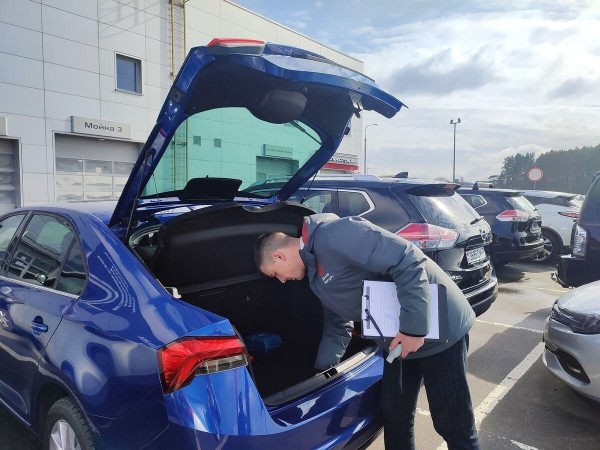 «За эти деньги не продашь!» Сколько за Skoda Rapid 2020 г. в. предложили перекупы и сколько — дилеры?