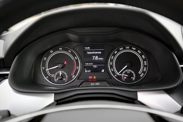 «За эти деньги не продашь!» Сколько за Skoda Rapid 2020 г. в. предложили перекупы и сколько — дилеры?