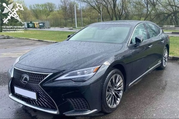 Четыре люксовых автомобиля по заниженной стоимости везли в Беларусь из Польши Четыре люксовых автомобиля по заниженной стоимости везли в Беларусь из Польши