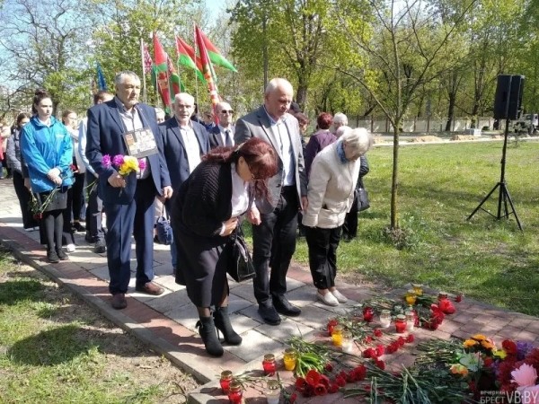 В Бресте почтили память узников концлагерей В Бресте почтили память узников концлагерей