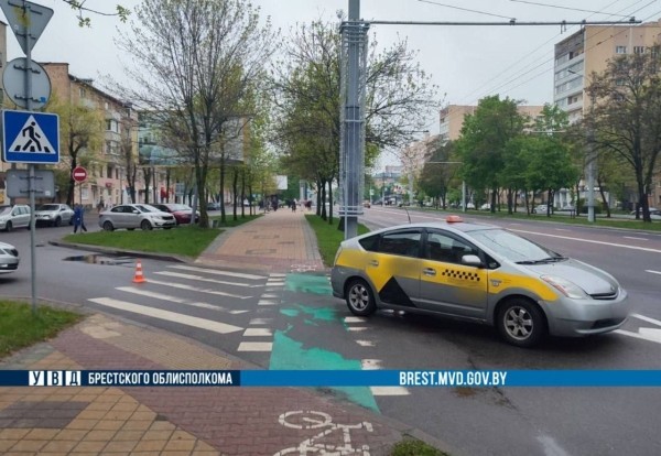 Машина такси сбила женщину в Бресте Машина такси сбила женщину в Бресте