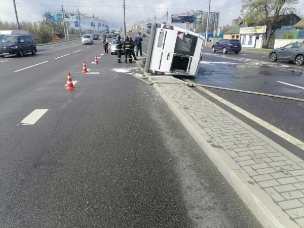 Следователи устанавливают очевидцев ДТП с маршруткой в Бресте Следователи устанавливают очевидцев ДТП с маршруткой в Бресте