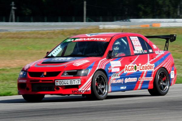 Белорус вложил 300 000 долларов в Mitsubishi Lancer Evolution. А теперь продает значительно дешевле Белорус вложил 300 000 долларов в Mitsubishi Lancer Evolution. А теперь продает значительно дешевле