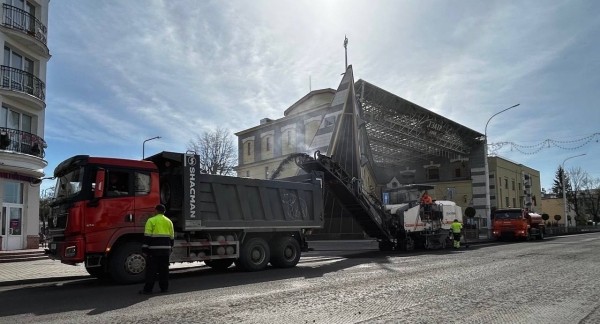 Брест к майским праздникам обновляет центральные улицы Брест к майским праздникам обновляет центральные улицы
