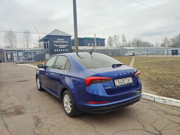 «За эти деньги не продашь!» Сколько за Skoda Rapid 2020 г. в. предложили перекупы и сколько — дилеры?