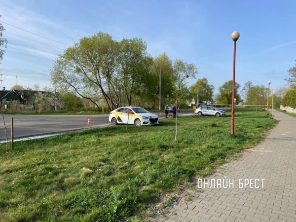 В Бресте таксист сбил велосипедиста. Фото с места ДТП В Бресте таксист сбил велосипедиста. Фото с места ДТП