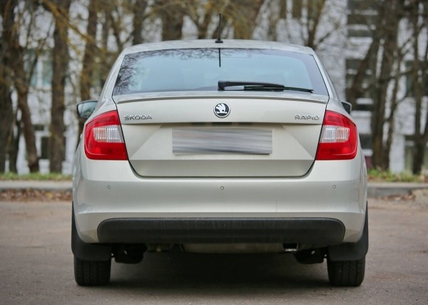 Владелица Skoda Rapid: «Сгнила крышка багажника!» Дилер: «Это не гарантийный случай». Чем закончился спор? Владелица Skoda Rapid: «Сгнила крышка багажника!» Дилер: «Это не гарантийный случай». Чем закончился спор?