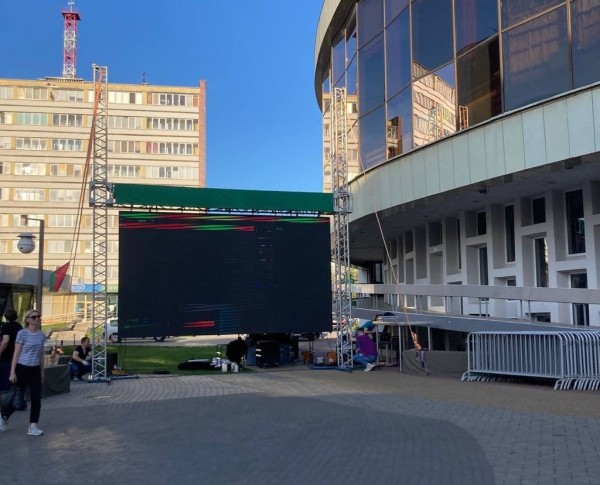 Хоккеисты «Металлурга» и «Бреста» начинают финальную серию. На Советской будет фан-зона Хоккеисты «Металлурга» и «Бреста» начинают финальную серию. На Советской будет фан-зона