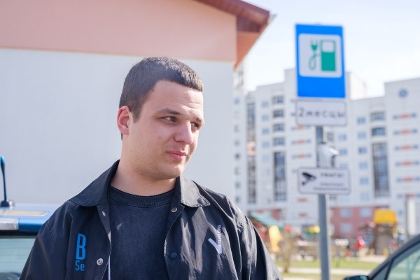 «С одного такси можно заработать 8 000 рублей». Владельцы Renault Zoe рассказали о выгоде «электричек» «С одного такси можно заработать 8 000 рублей». Владельцы Renault Zoe рассказали о выгоде «электричек»