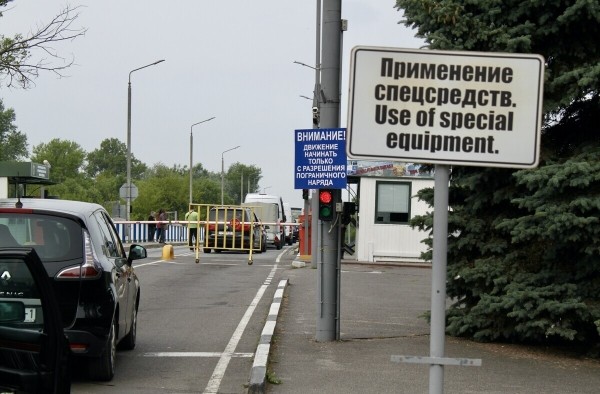 Как провезти в Беларусь авто из Европы с объёмом двигателя выше 1,9 литра? Узнали у тех, кто смог Как провезти в Беларусь авто из Европы с объёмом двигателя выше 1,9 литра? Узнали у тех, кто смог