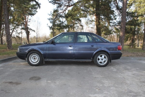 19-летний студент за год проехал более 40 000 км на отцовской Audi 80. А затем купил себе такую же! 19-летний студент за год проехал более 40 000 км на отцовской Audi 80. А затем купил себе такую же!