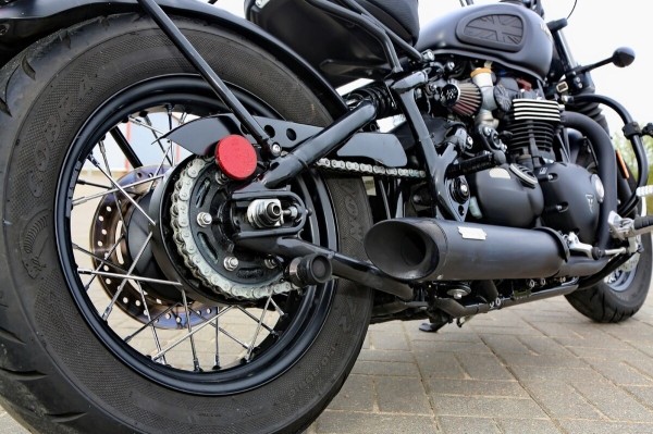 «В замок зажигания впихнули ключ от шкафа». Белорус про Triumph Bonneville Bobber из Америки «В замок зажигания впихнули ключ от шкафа». Белорус про Triumph Bonneville Bobber из Америки