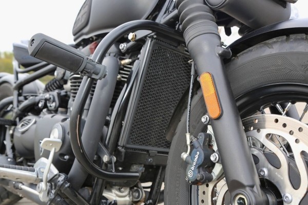 «В замок зажигания впихнули ключ от шкафа». Белорус про Triumph Bonneville Bobber из Америки «В замок зажигания впихнули ключ от шкафа». Белорус про Triumph Bonneville Bobber из Америки