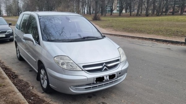 «Отъехал 100 км, а потом из-под капота как бабахнет!» Белорус купил Citroen C8, но до дома так и не добрался «Отъехал 100 км, а потом из-под капота как бабахнет!» Белорус купил Citroen C8, но до дома так и не добрался