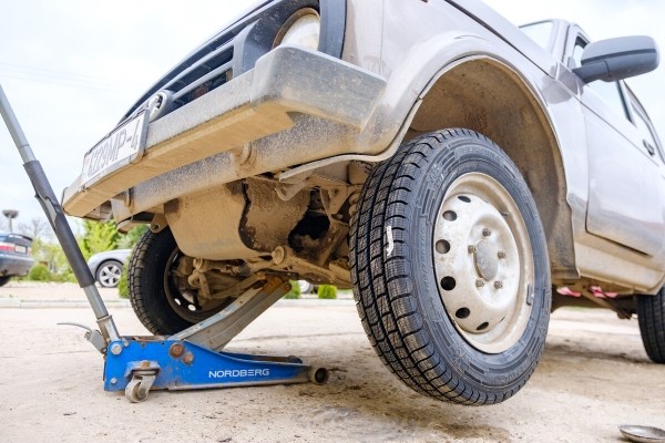 Белорус в агрогородке продаёт шины для грузовиков — прибыльно? Белорус в агрогородке продаёт шины для грузовиков — прибыльно?