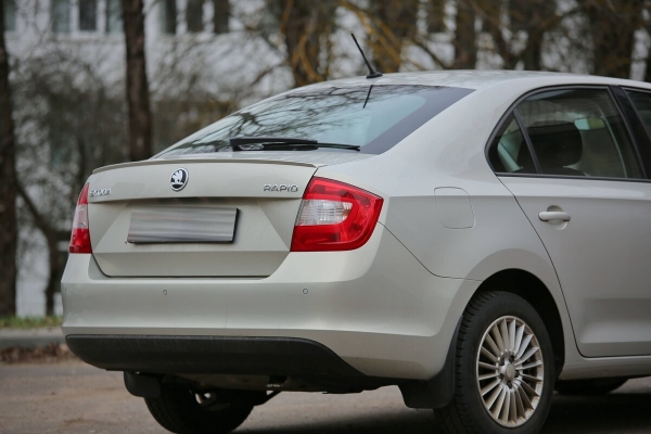 Владелица Skoda Rapid: «Сгнила крышка багажника!» Дилер: «Это не гарантийный случай». Чем закончился спор? Владелица Skoda Rapid: «Сгнила крышка багажника!» Дилер: «Это не гарантийный случай». Чем закончился спор?