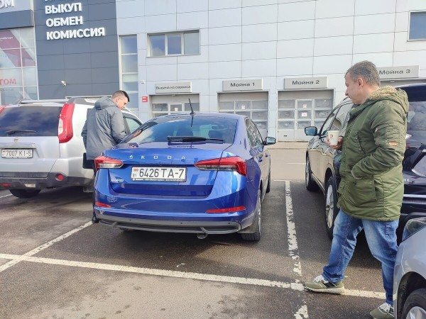 «За эти деньги не продашь!» Сколько за Skoda Rapid 2020 г. в. предложили перекупы и сколько — дилеры?