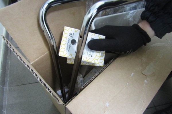 Белорус спрятал среди покупок магниты для слуховых аппаратов и поехал через «зеленый коридор». Его ждут конфискация и штраф Белорус спрятал среди покупок магниты для слуховых аппаратов и поехал через «зеленый коридор». Его ждут конфискация и штраф