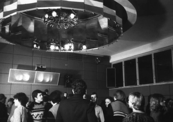 История дискоклуба, открывшегося в 1986 году в брестском парке История дискоклуба, открывшегося в 1986 году в брестском парке