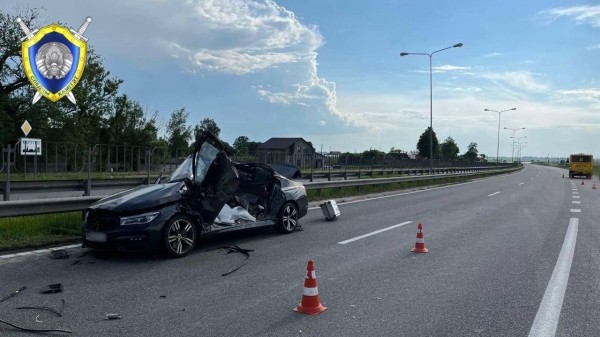 BMW cтолкнулся со школьным автобусом. Водитель легковушки погиб на месте BMW cтолкнулся со школьным автобусом. Водитель легковушки погиб на месте