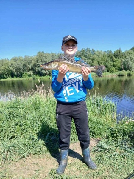 В Кобрине определяли лучшего спиннингиста города – самый младший участник поймал самую большую рыбу В Кобрине определяли лучшего спиннингиста города – самый младший участник поймал самую большую рыбу