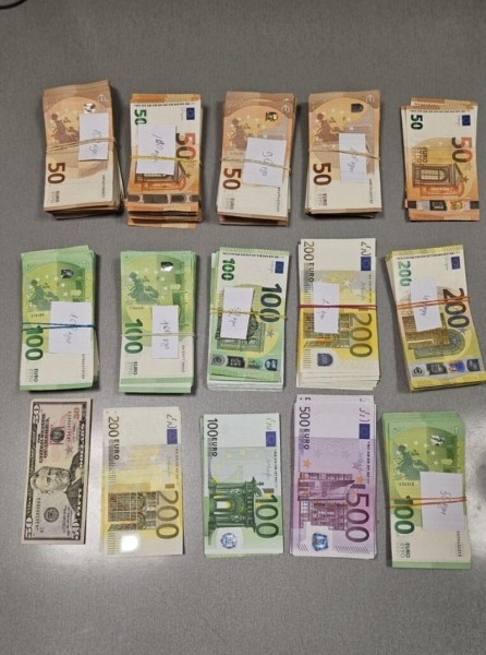 У белоруса не получилось провезти 70 тыс. евро через Москву в Турцию У белоруса не получилось провезти 70 тыс. евро через Москву в Турцию