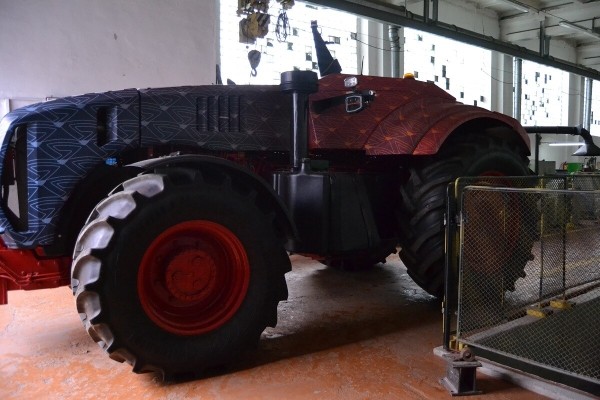 Беспилотник BELARUS 3523i появился в Бресте. Разбираемся, сможет ли он работать в поле в автономном режиме Беспилотник BELARUS 3523i появился в Бресте. Разбираемся, сможет ли он работать в поле в автономном режиме