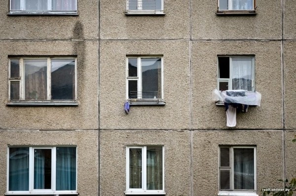 В Беларуси пенсионерка выпала в окно 8-го этажа на глазах супруга. Спасти обоих не удалось В Беларуси пенсионерка выпала в окно 8-го этажа на глазах супруга. Спасти обоих не удалось