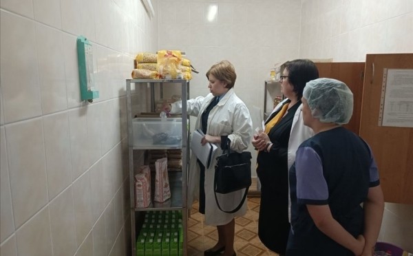 В Брестской области выявили нарушения в организации питания детей в школах В Брестской области выявили нарушения в организации питания детей в школах