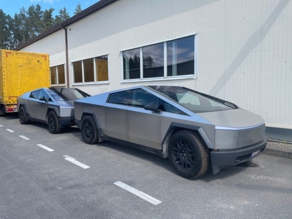 Два Tesla Cybertruck не смогли попасть в Беларусь из Литвы. Вот в чём дело Два Tesla Cybertruck не смогли попасть в Беларусь из Литвы. Вот в чём дело