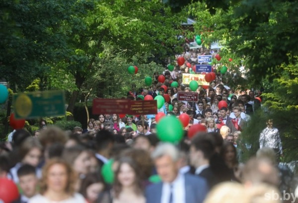 Около 2,7 тысячи школьников примут участие в республиканском выпускном в Бресте. Программа Около 2,7 тысячи школьников примут участие в республиканском выпускном в Бресте. Программа