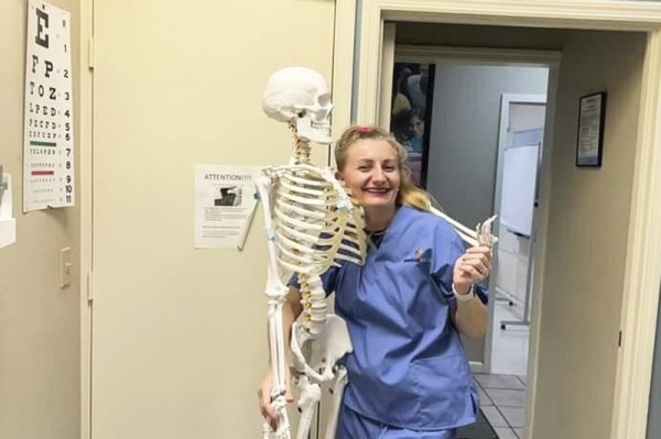 За 2,5 года из резчика картона — в помощники врача. Белоруска рассказала о своей эмиграции в США За 2,5 года из резчика картона — в помощники врача. Белоруска рассказала о своей эмиграции в США