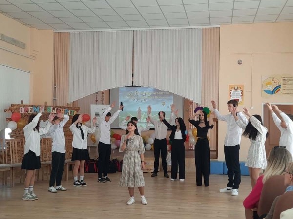 В Дивинском детском доме провели выпускников &mdash; 11 воспитанников теперь будут строить свою жизнь самостоятельно