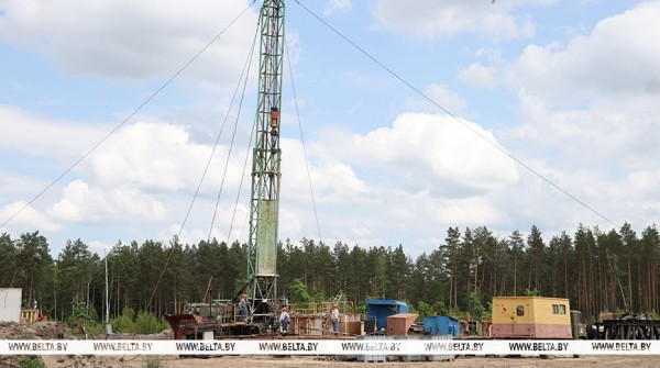 Новое месторождение нефти открыли в Беларуси Новое месторождение нефти открыли в Беларуси