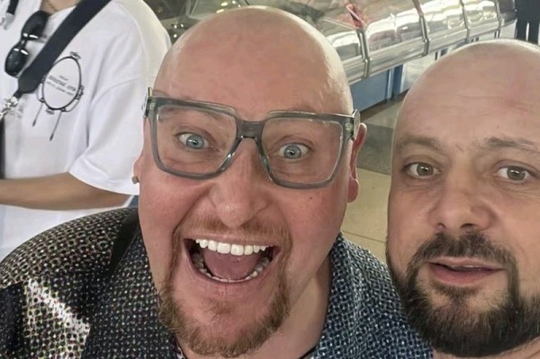 Мужчина встретил в Минске на рынке певца, который был очень популярен в девяностые годы. Многие знают этого артиста Мужчина встретил в Минске на рынке певца, который был очень популярен в девяностые годы. Многие знают этого артиста