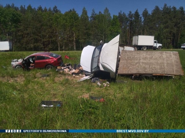 Житель Кобринского района и пинчанин попали в жесткое ДТП на М1 Житель Кобринского района и пинчанин попали в жесткое ДТП на М1