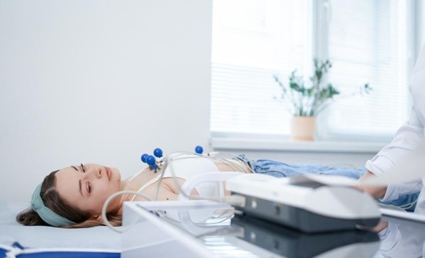 Чем занимается кардиолог и почему важно его посетить? Чем занимается кардиолог и почему важно его посетить?